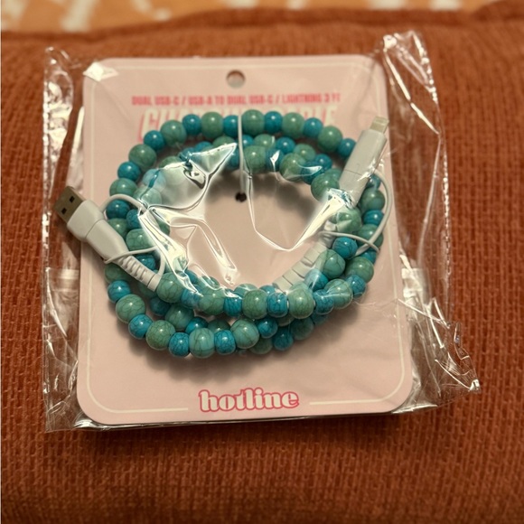 Hotline Charger lightening 3 ft - Picture 2 of 4